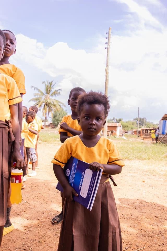 HopeProject14's tweet photo. The Hope Project traveled to Amanin to provide school uniforms, books and pen/cils for kids in the community. https://t.co/iKNy2Ug17q