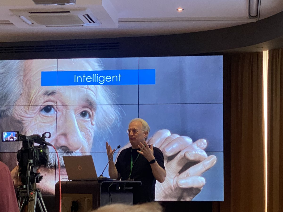 Learning about the implications of AI and more particularly, the human rights of those using AI. A very interesting and provocative morning of thought leadership from Dr Wayne Holmes, Caroline Pelletier and Dr Aida Pretnar Zagar. I am excited to explore ideas with thanks to ASEF