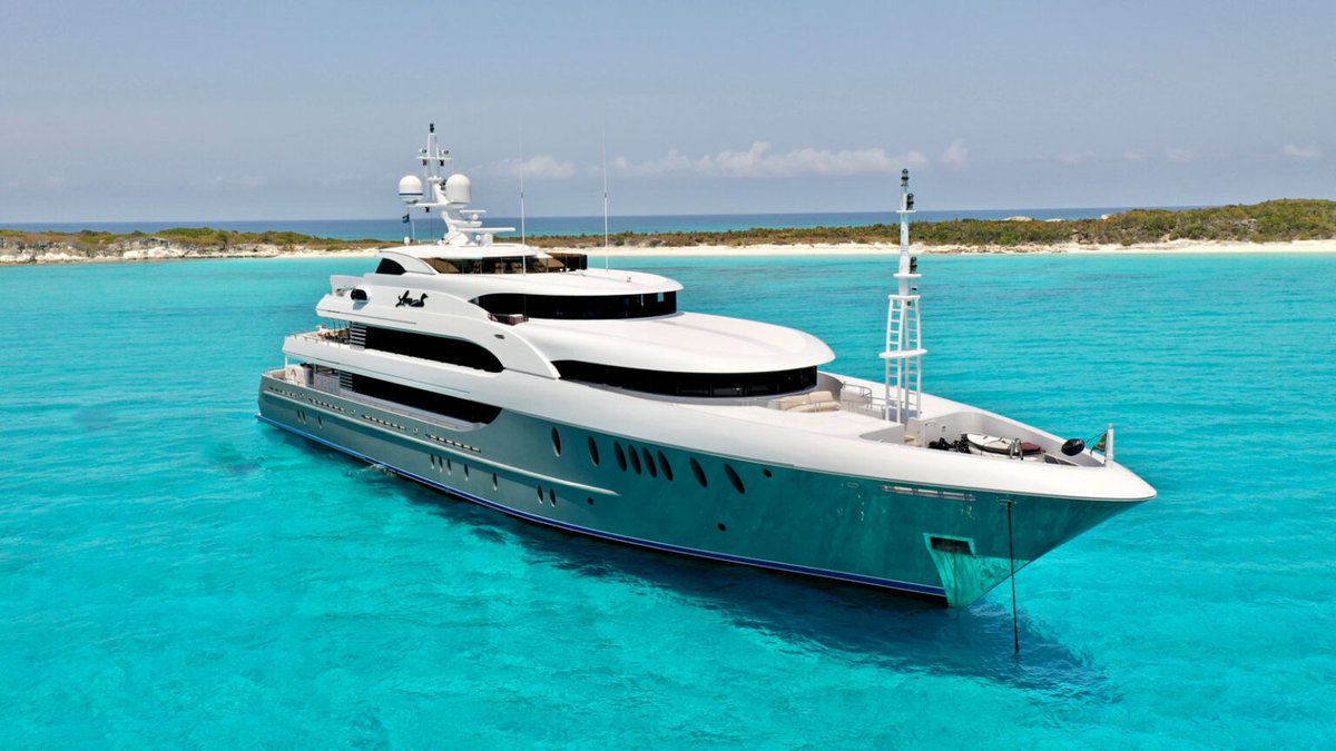 AllLuxuryBlog's tweet image. It is time to explore the South of France through an exquisite yacht charter. 

ow.ly/4Xzn50Q4tq1

#FranceYachtCharter #FrenchRivierayachtcharter #SouthofFranceyachtcharter #Francetravel