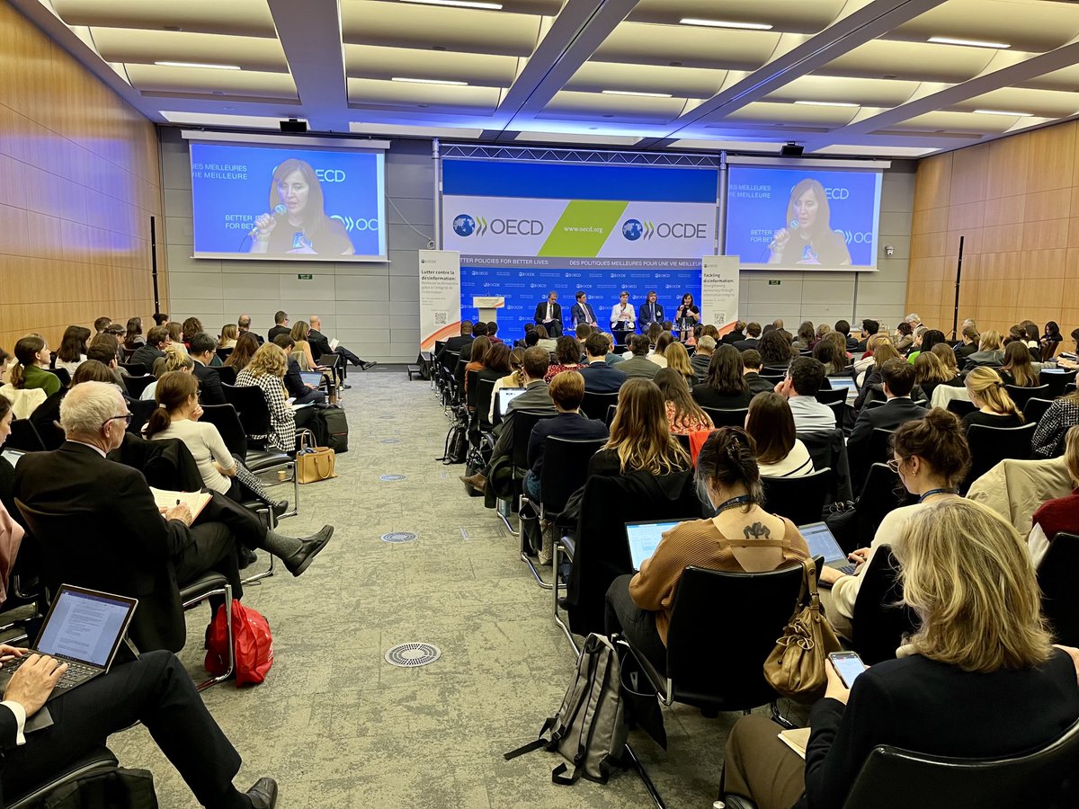YvesCharmont's tweet image. ⁦@OECD⁩ pour ⁦@cap_com⁩ : deux jours de travail sur la lutte contre la désinformation. 🔎 On parle ici « d’intégrité de l’information » 🆗 #compublique #capcom23