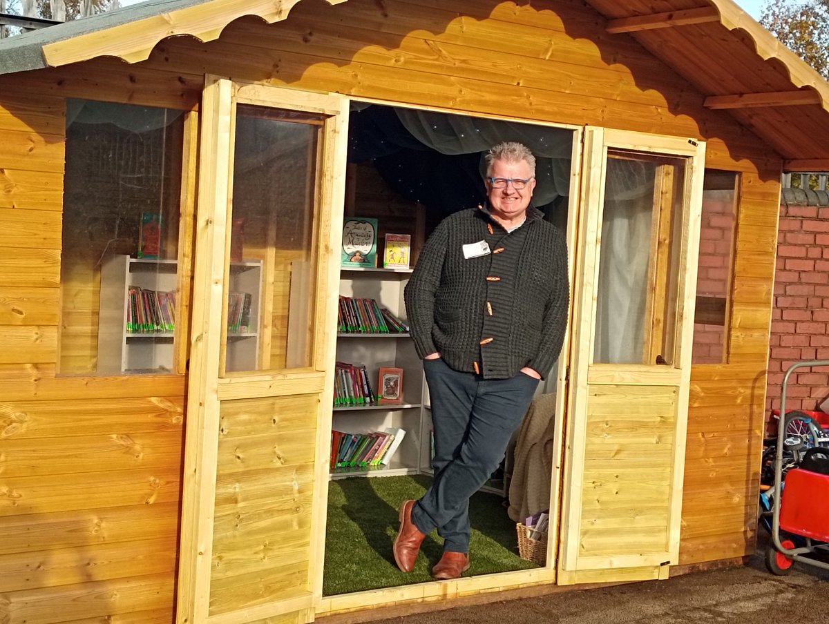 LeamorePrimarySchool (@leamoreschool) on Twitter photo We have been blessed with having <a href="/PepPoet/">Pep the Poet</a> come to open our new school library! Thank you to Pep and our School Council for making it such a memorable day ✨ We have been blessed with having <a href="/PepPoet/">Pep the Poet</a> come to open our new school library! Thank you to Pep and our School Council for making it such a memorable day ✨
