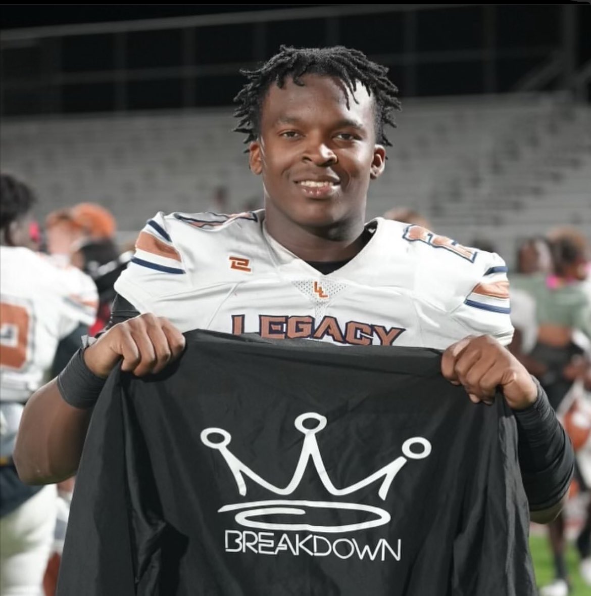 Blessed to be named Player of Game by <a href="/BreakDownRiseUp/">BreakDownRiseUp</a> <a href="/LegacyHornsFB/">LegacyLonghornsFb</a> vs Desert Oasis