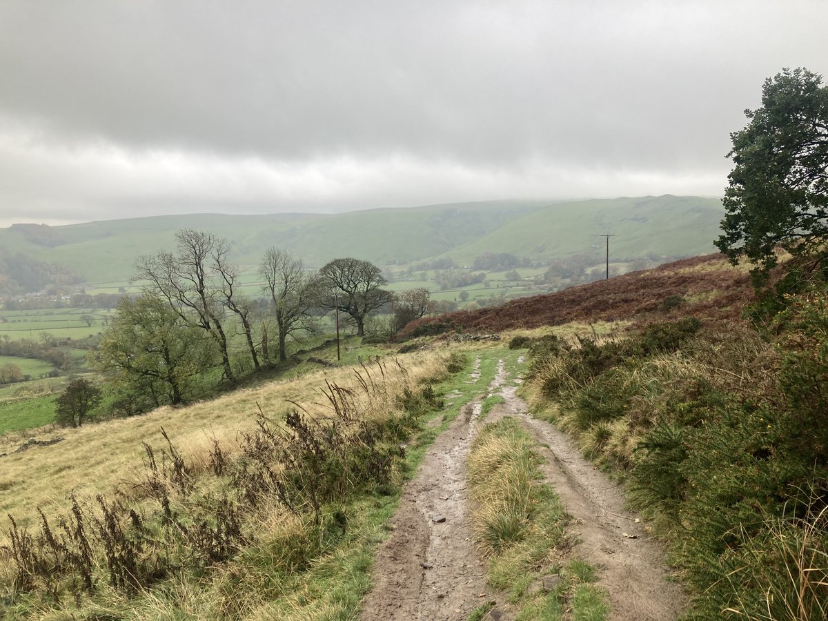 Going morning everyone wishing you a lovely day 😀Heading up from Hollowford Road to Back Tor. Last week’s wet and wonderful walking from Castleton 💚