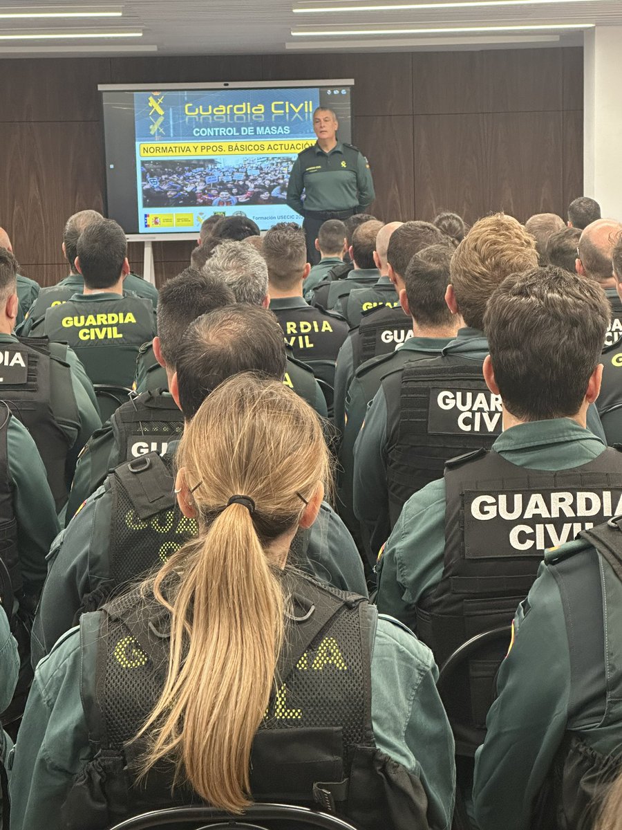 GCivilPaisVasco's tweet photo. ✳️ El #General XI Zona de #PaisVasco de la #guardiacivil dá la bienvenida a 87 componentes de distintas Unidades #Gipuzkoa #Bizkaia #Álava #Navarra #Huesca #Logroño #Soria que esta semana se formarán en Intervención básica en Control de Masas
💚 Formación Guardia Civil https://t.co/bGhyjcpvTJ