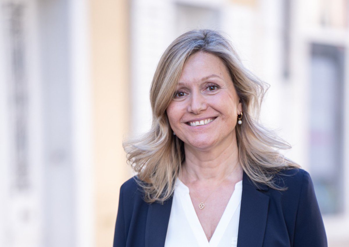 ➡️ «Jean-Luc Mélenchon n'a plus de mandat, il n’a qu'un compte Twitter. »💬#BraunPivet 

Énorme masterclass de la présidente <a href="/YaelBRAUNPIVET/">Yaël Braun-Pivet</a> 😂😂😂

Quand Braun Pivet passe, le Mélenchonsime trépasse.✔️

#LePeupleAvecYael