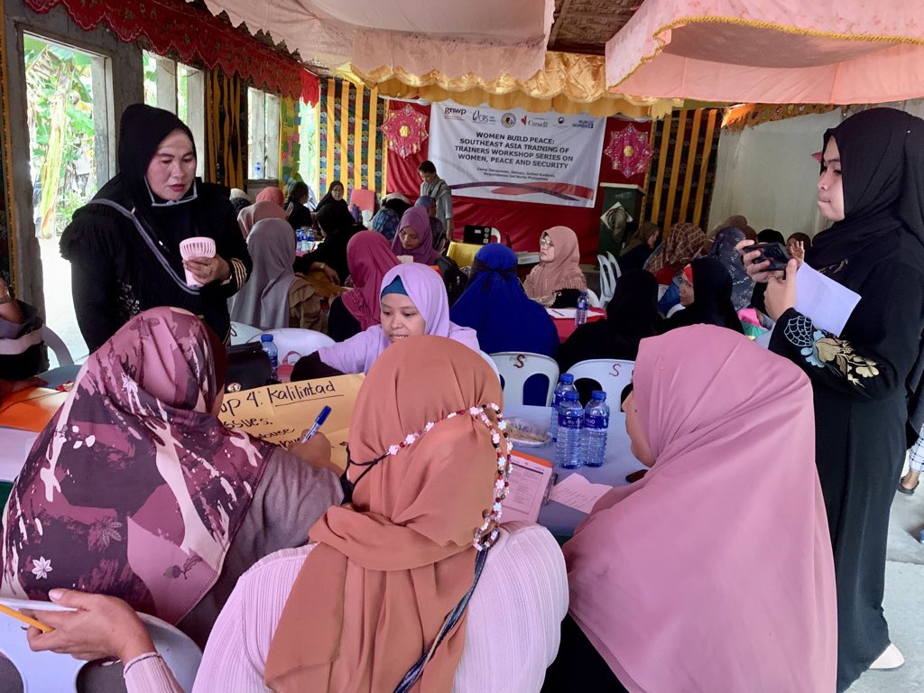 Happening Now: Women Build Peace Southeast Asia Training of Trainers on #WPS, Camp Darapanan, Sultan Kudarat, Maguindanao @unwomenasia @gnwp_gnwp @CanadaASEAN #CRS #BangsamoroWomenCom
#WPSASEAN #UKASEAN