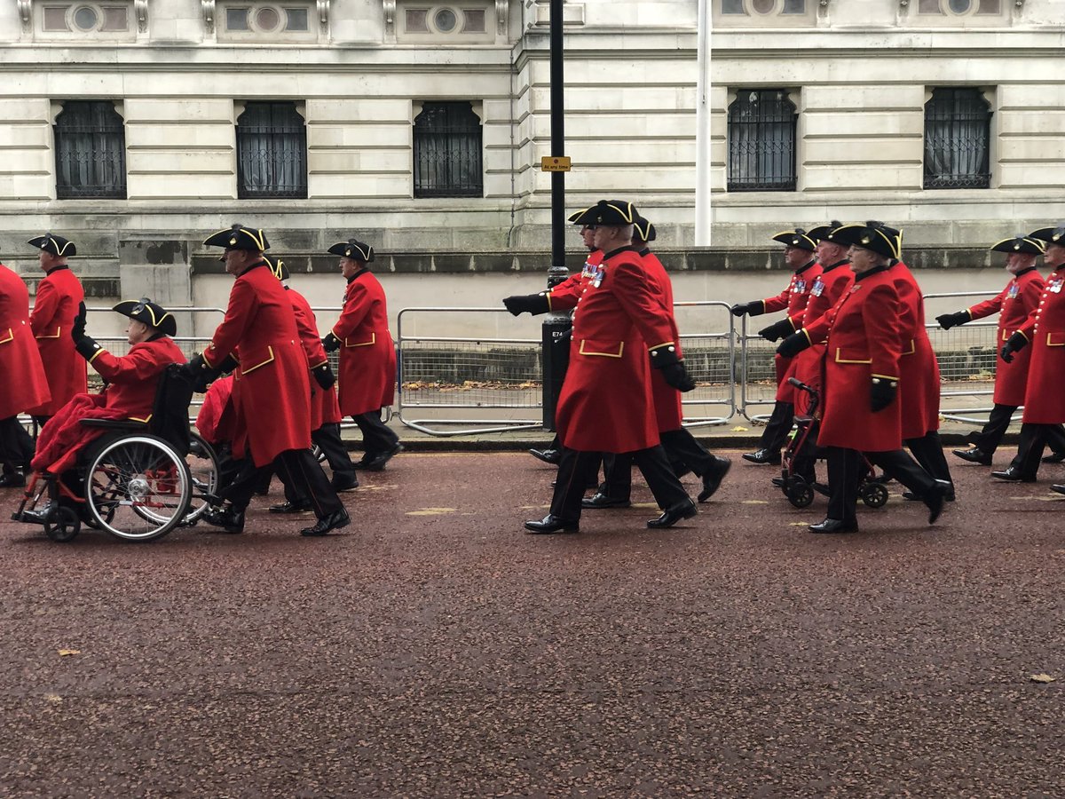 Shelldrake999's tweet image. After all the aggro and vitriol the day before it was good to see traditional British values back on display in central London yesterday.  First time I’ve participated in the ceremony.  A large reassuringly professional police presence kept us safe.  My thanks to all involved.