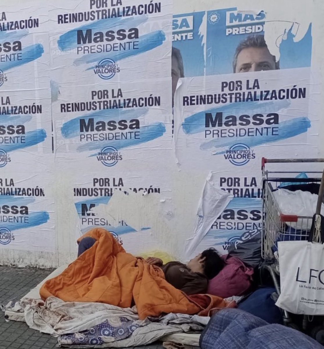 Nikgaturro's tweet photo. #BuenLunes La síntesis de la Argentina. https://t.co/WbOdc4Cyrm