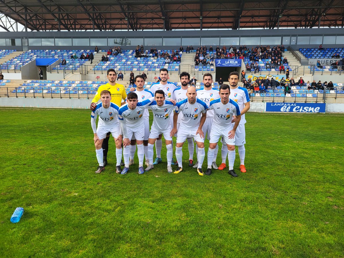 C.D. Huracán de Balazote - Oficial (@huracanboficial) on Twitter photo Finaaaal!!!
Empate a 1 contra el <a href="/cspuertollanocf/">CS Puertollano CF</a> con gol de <a href="/Marcos11MS/">Marcos Moreno</a>
Partido muy táctico en el que las mejores ocasiones por parte de ambos equipos se vieron en la segunda parte.
Providencial <a href="/JuanmaSanz77/">Juanma Sanz</a> para mantener el empate en el marcador 🔒🔒
🔴🔵SoñemosJuntos🔵🔴 Finaaaal!!!
Empate a 1 contra el <a href="/cspuertollanocf/">CS Puertollano CF</a> con gol de <a href="/Marcos11MS/">Marcos Moreno</a>
Partido muy táctico en el que las mejores ocasiones por parte de ambos equipos se vieron en la segunda parte.
Providencial <a href="/JuanmaSanz77/">Juanma Sanz</a> para mantener el empate en el marcador 🔒🔒
🔴🔵SoñemosJuntos🔵🔴