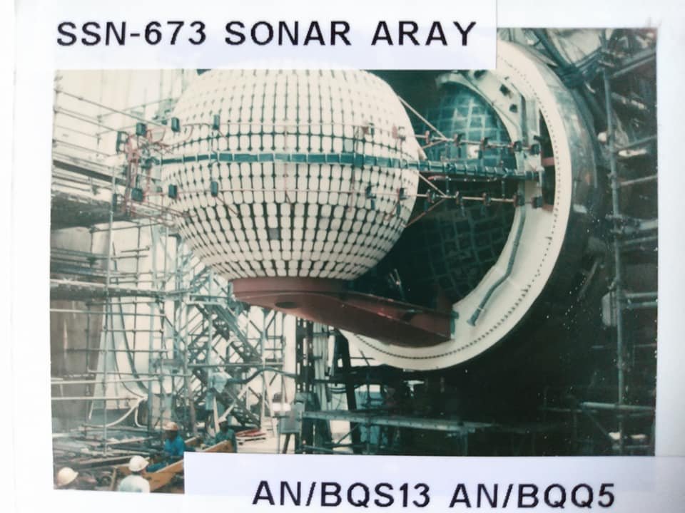#SubMonday #Submarines #Naval #technology 
Installation of AN/BQS-13 medium-frequency, multi-function sonar array on Sturgeon-class USS Flying Fish (SSN-673).

AN/BQS-13 was a part of the AN/BQQ-5 sonar suite, that also included TB-12/TB-16 and TB-23/TB-29 towed sonar arrays.
