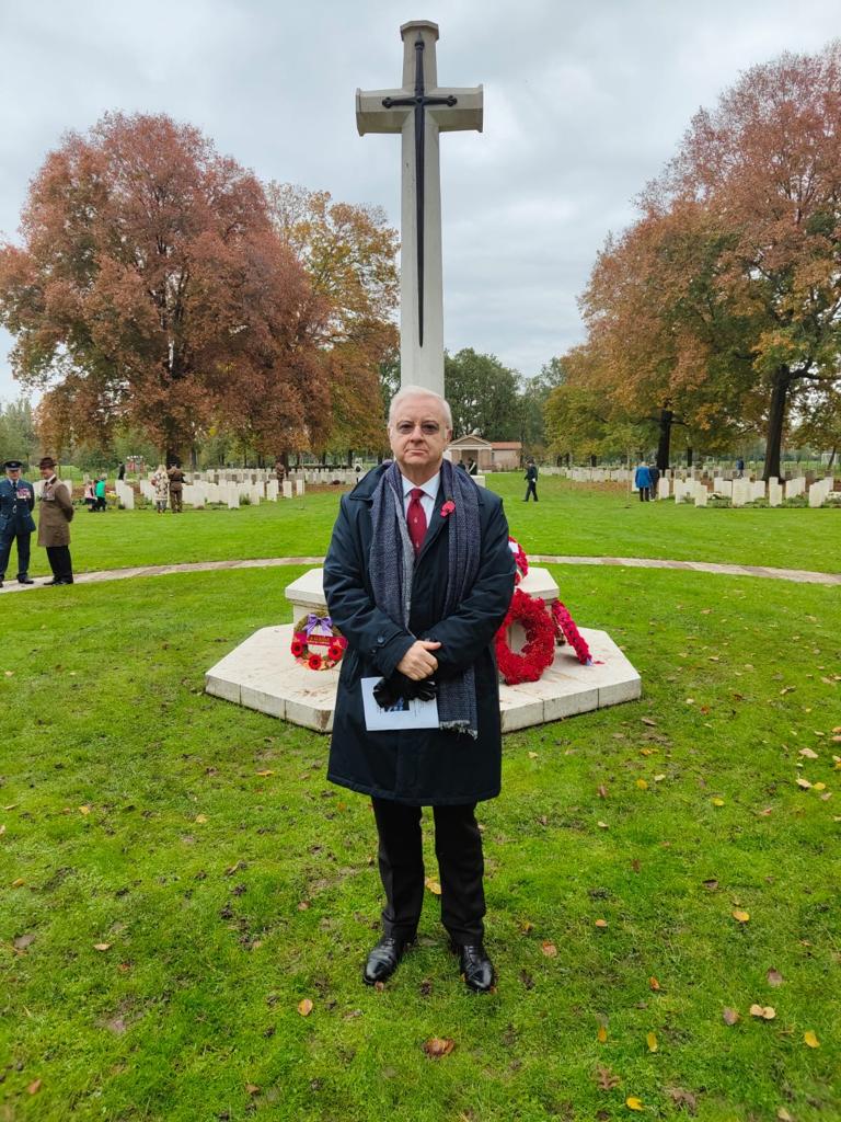 On Sunday morning,BCCI President Steven Sprague, HM ConsulGeneral @CatrionaEG,Col.M.Smith & Col.N.Richardson,Sr National Repr British Contingent @NRDCITA,together w/ other NRDCmembers,CommonwealthConsuls &DrC.Greenhalgh @BritishSchoolMI laid wreaths at the Milan War Cemetery