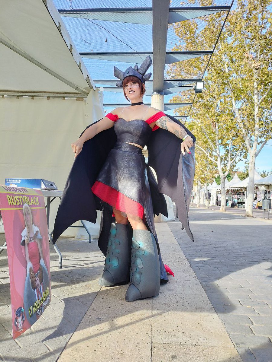 Deseando enseñaros la sesión de fotos con este cosplay🥹 #howtotrainyourdragon #desdentao #dragons #comoentrenaratudragon