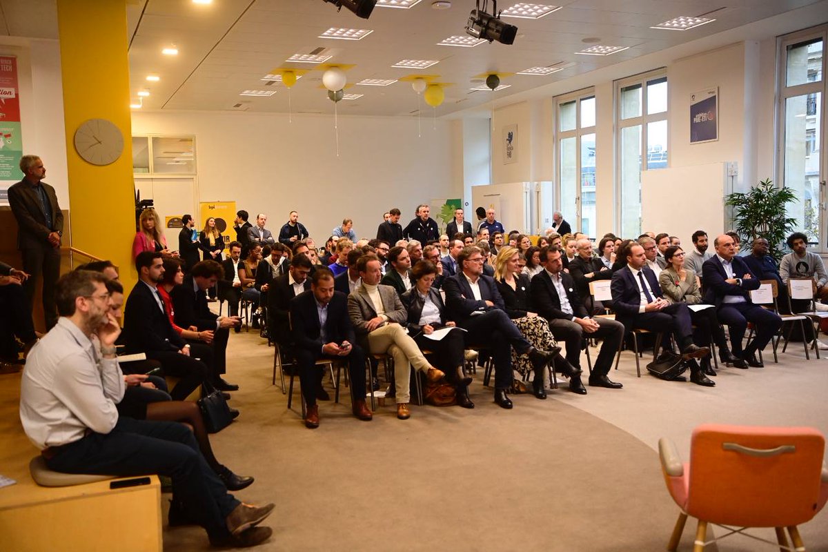 Très heureuse de réunir avec <a href="/jnbarrot/">Jean-Noël Barrot</a> les acteurs de la #Sportech pour une matinée de travail à <a href="/Bpifrance/">Bpifrance</a> !

La #Sportech a connu un taux de croissance de 52% de son chiffre d’affaires entre 2021 et 2022, mais la France a perdu deux places et termine 7ème du classement des pays