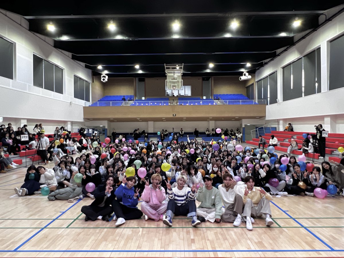 2023. 11. 13

@ 세그루패션디자인고등학교

#HORI7ON #호라이즌 #뜻밖의세그루패션디자인고