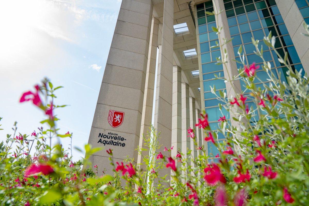 Ouverture de cette séance plénière du 13 novembre 2023, dédiée à #NéoTerra, la feuille de route pour la transition écologique et énergétique en #NouvelleAquitaine.

🗳️ Suivez les #débats en #direct :
 📱 Sur notre #Thread avec #JDPlenière
💻 En vidéo sur nouvelle-aquitaine.fr/linstitution/l…