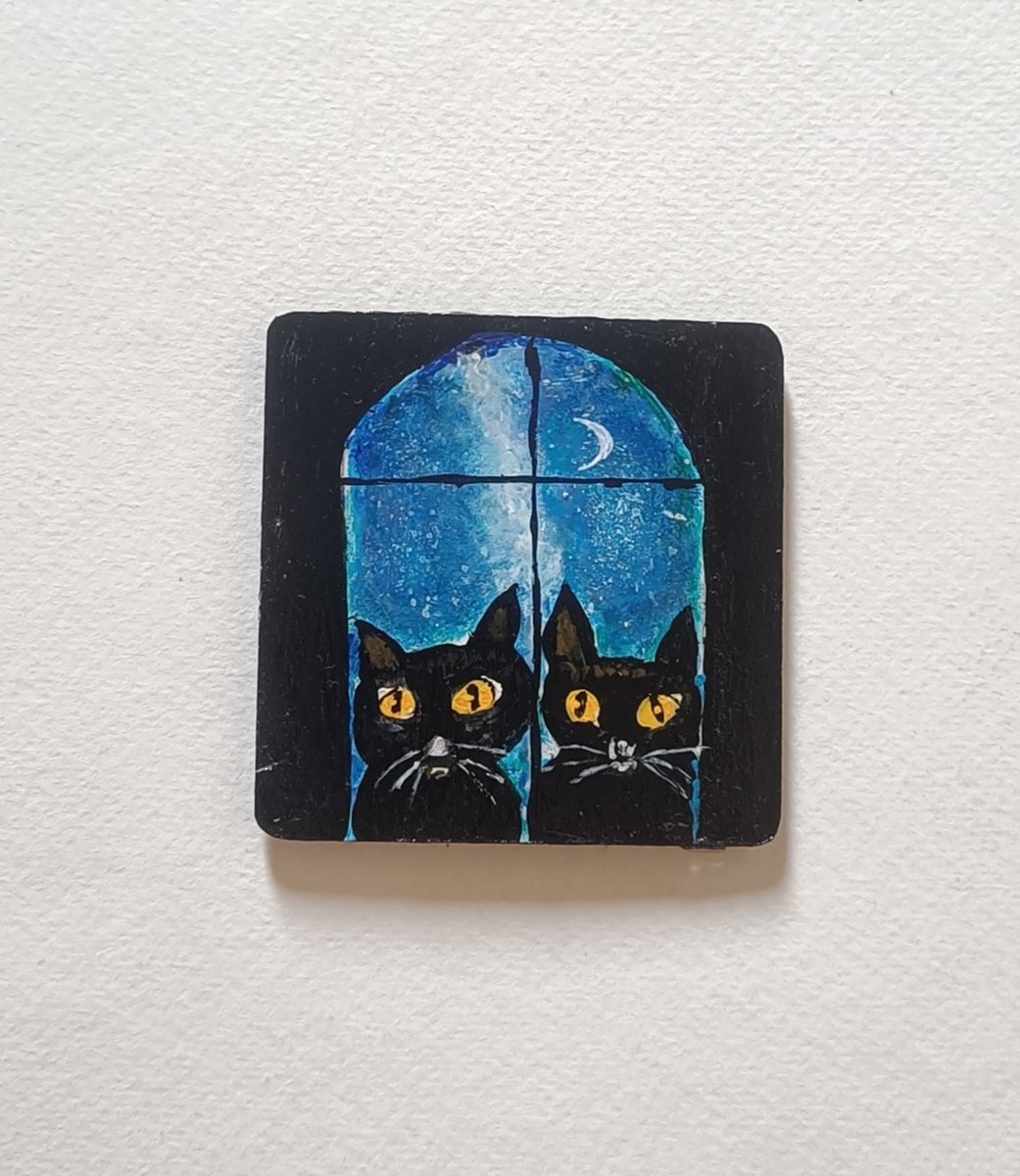 The earrings are sold out. Buy these wooden handpainted #FridgeMagnets for yourself or to gift someone. The size is Size: 3 in X 3 in X 3mm square. Please share. Let me know if you want me to paint something for you. Follow #ArtbyTee #giftidea #handmade #handmadegift #homedecor