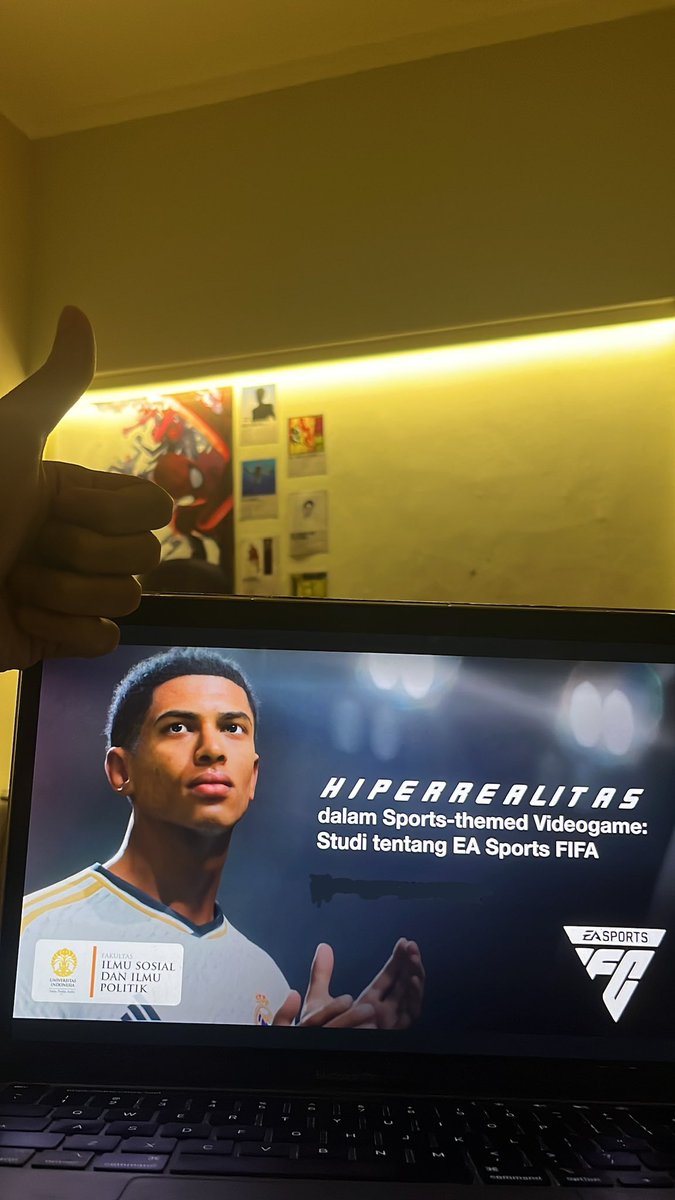 raflianalv's tweet image. bismillah skripsi #fisipui