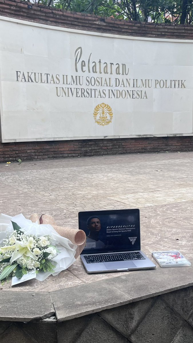 raflianalv's tweet image. bismillah skripsi #fisipui
