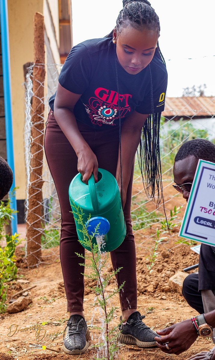 wanene_grace's tweet image. A deep passion for people&apos;s and planetary health @DDINITIATIVE 💚 

#Giftofdignity 🩸× #Treegrowing

#climateaction #Healthforall  #endperiodpoverty #sdg4 #sdg13
#NationalTreeGrowingDay #15BillionTreeChallenge