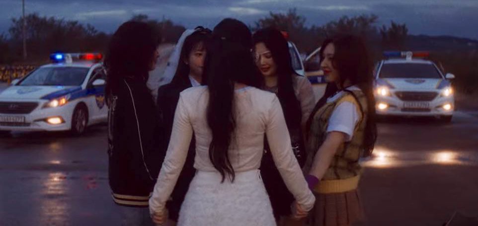 KANGSFILES's tweet photo. THIS IS RED VELVET https://t.co/0xsMF6p7b6