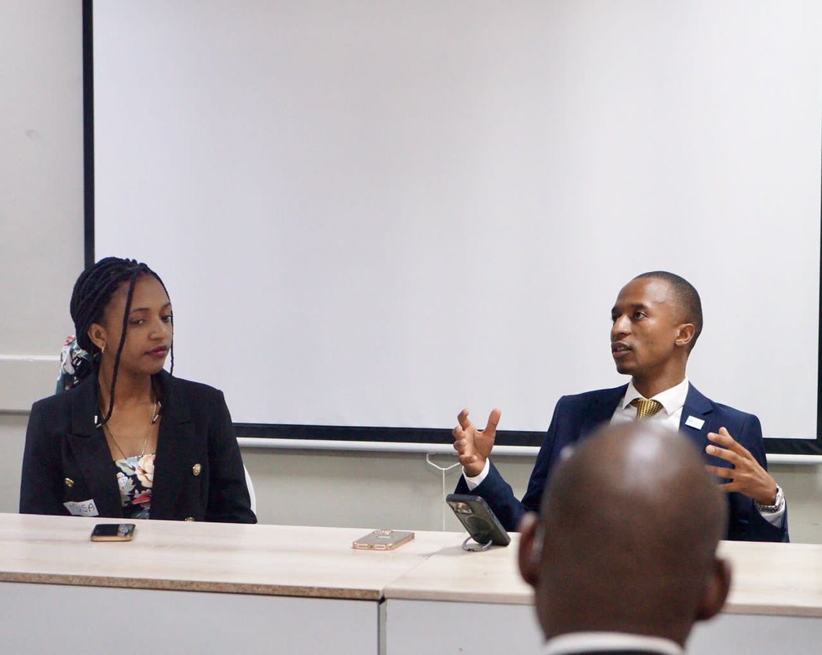 Last week I shared the stage with @chrystalbonxo and @Cde_Ostallos on a panel on Human Rights in the Digital Spaces at the @exchangealumni #ZEAS23. It was an honor to moderate this session and I’m grateful to @USEmbZim for giving young human rights defenders such platforms 🇺🇸🇿🇼