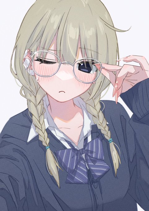 「adjusting eyewear round eyewear」 illustration images(Latest)｜3pages