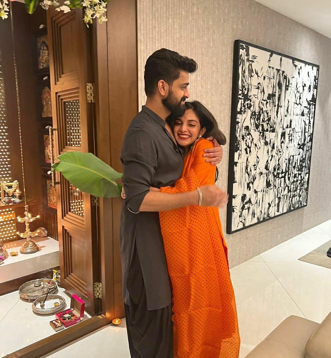 vamsikaka's tweet image. Celebrating their first #Diwali together, the beautiful couple @IamNagashaurya &amp;amp; #AnushaShetty lit up the festival with love and joy. 💞🎉

#Shaan #NagaShaurya