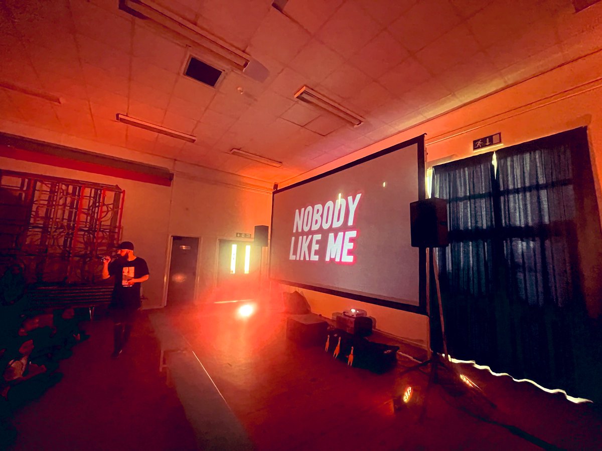 Kicking off #antibullyingweek at <a href="/BramleyJunior/">Bramley Sunnyside Junior School</a> 🎸🎤🥁