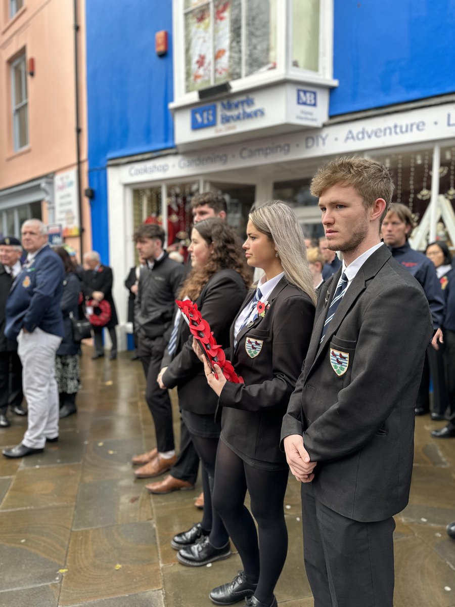 Thank you to our Sixth Form Head Prefects Beth and Josh, and Deputy Head Prefects Carys, Mark and Rhydian for representing the school on Sunday at the Remembrance Day service in Tenby and laying a wreath on behalf of the school.
Diolch