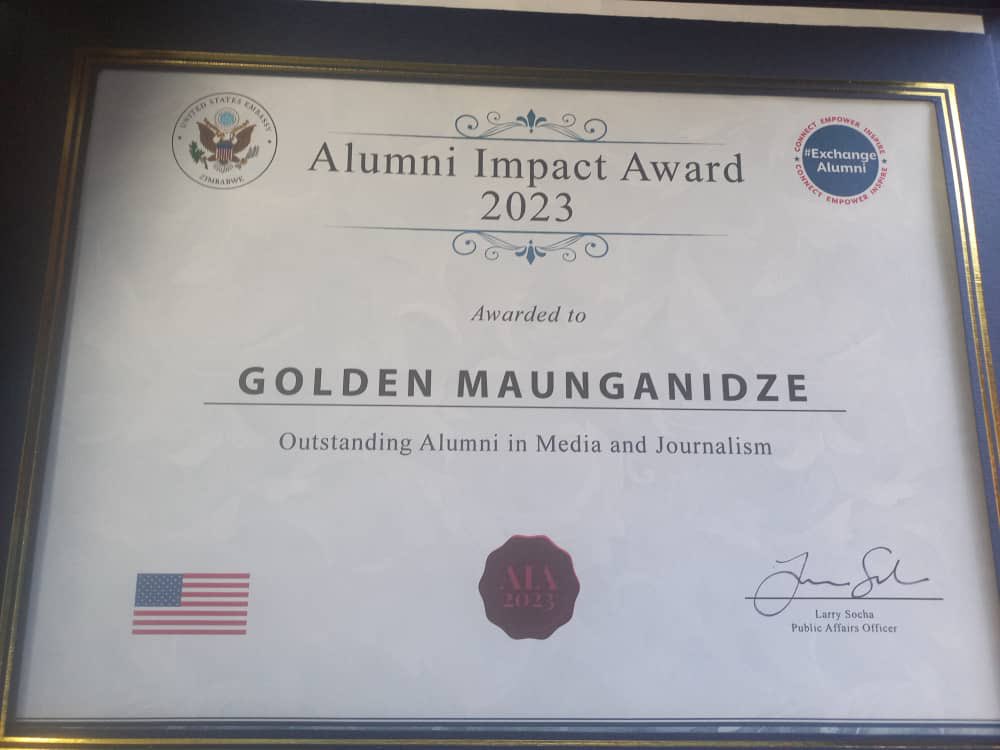 TellZim Director Golden Maunganidze @vamaunga received an Outstanding Alumni in Media and Journalism Award at the Zimbabwe Exchange Alumni Awards recently held in Harare by the @USEmbZim . Maunganidze, who is also the current @MISARegional and @misazimbabwe National Chairperson…