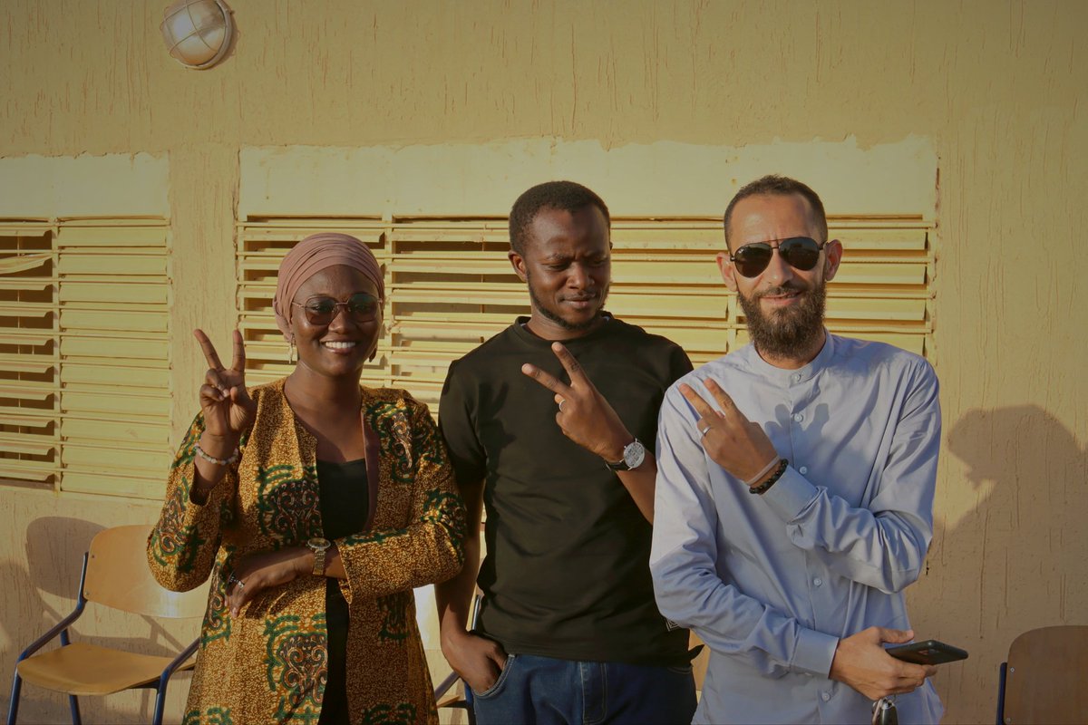 DigitalNiger's tweet image. { 3000 } MERCI à @UmmManal2 pour l&apos;accueil et à @rhassila pour le thé 🍵😋. Kudos et merci à tous les participant.e.s à cette 1ère soirée. Rendez-vous très bientôt pour une deuxième soirée de { #TechTea } 🤖.