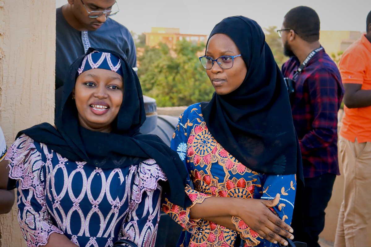 DigitalNiger's tweet image. { 3000 } MERCI à @UmmManal2 pour l&apos;accueil et à @rhassila pour le thé 🍵😋. Kudos et merci à tous les participant.e.s à cette 1ère soirée. Rendez-vous très bientôt pour une deuxième soirée de { #TechTea } 🤖.