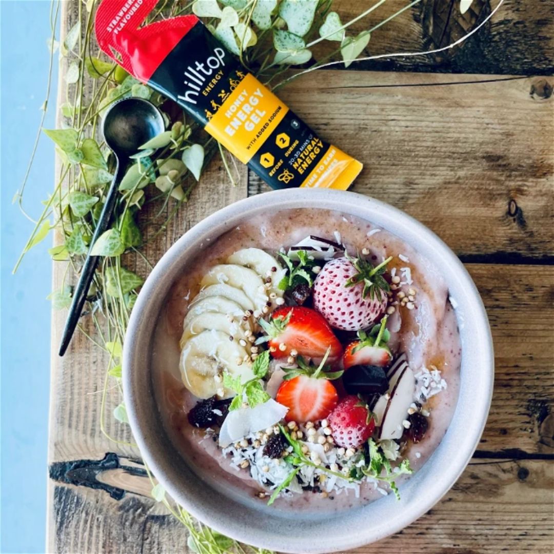Breakfast of champions: Strawberry Gel and Coconut Smoothie Bowl by @ellamyeats 

A delicious way to wake up &amp; fuel your body so u can start the day the right way 💪
bit.ly/3FWVmgA

#EarnYourStripes #FuelYourWorkout #HilltopEnergy #HilltopHoney #BreakfastSmoothie