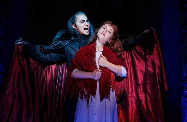 Das gefeierte Kultmusical TANZ DER VAMPIRE ist endlich zurück in Hamburg! / Bereits mehr als 10 Mio. Besucher:innen weltweit presseportal.de/pm/31524/56473… #ots #medien #news