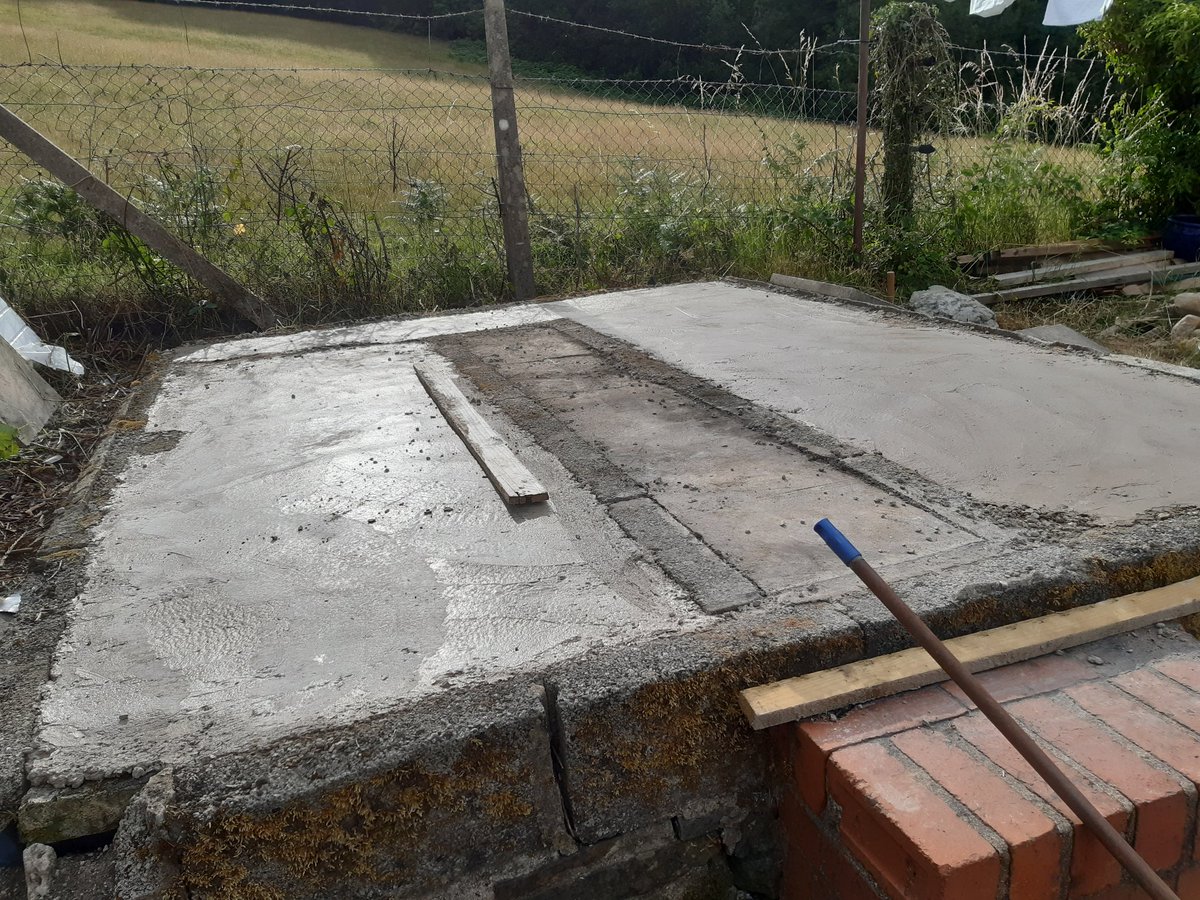 mouse_workshop's tweet image. I&apos;ve not posted much this year due to health issues so thought I&apos;d post a project from earlier in the year. As a woodworker you&apos;d think putting a shed together would be straightforward... sadly not 😄!! It&apos;s been up a few months now and withstood a few storms (this is Wales 🏴󠁧󠁢󠁷󠁬󠁳󠁿)