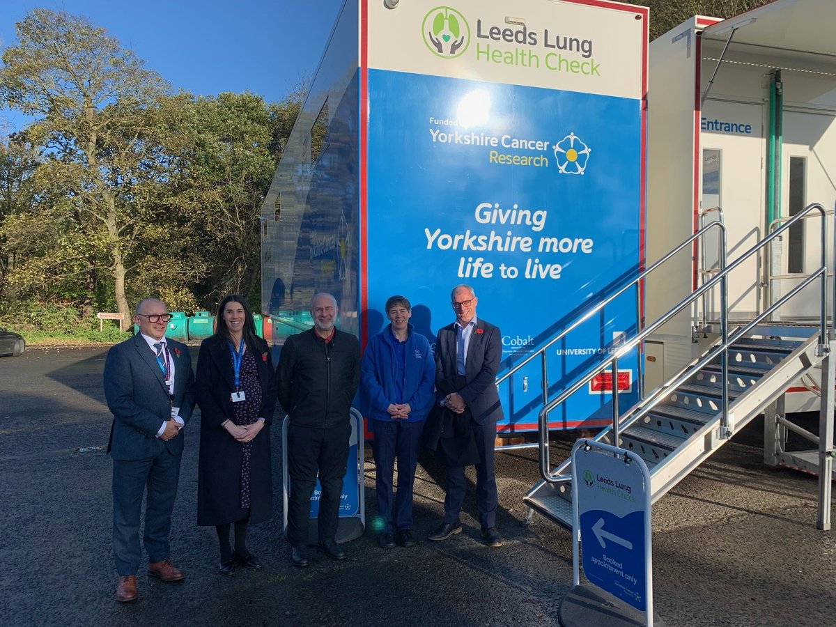 We were delighted to welcome @FabianLeedsNE and @magnusharrison to the @yorkshirecancer funded screening unit on Friday. We are extremely grateful to Marion who shared her experience of the lung health check @LTHTResearch @LeedsHospitals