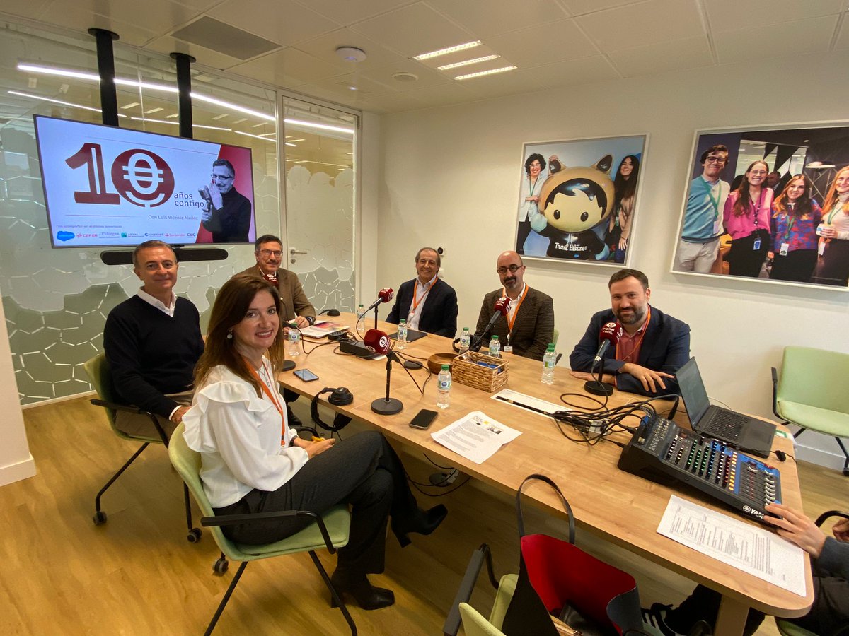 PiperLab (@piperlab_es) on Twitter photo 🎙️ Comenzamos el programa especial de "Data is in the Air" de esta semana con los invitados Adolfo Ramírez, Asesor en Liderazgo y Transformación empresarial, y Salvador Aragón, Director de Innovación de <a href="/IEbusiness/">iebusiness</a> 🎙️ Comenzamos el programa especial de "Data is in the Air" de esta semana con los invitados Adolfo Ramírez, Asesor en Liderazgo y Transformación empresarial, y Salvador Aragón, Director de Innovación de <a href="/IEbusiness/">iebusiness</a>