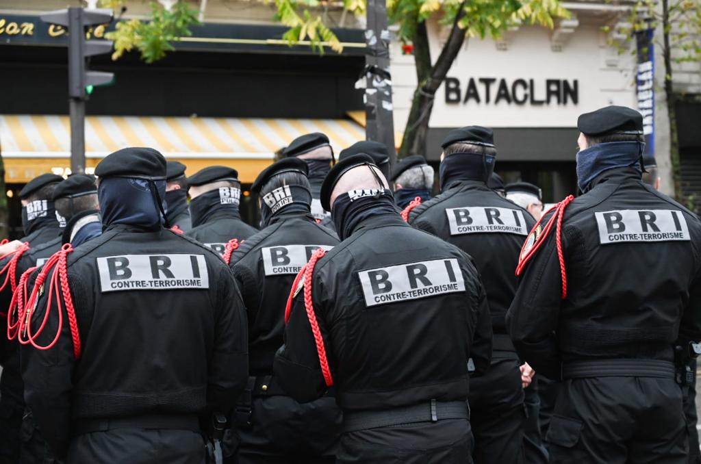 prefpolice's tweet photo. #Bataclan
#NoublionsJamais https://t.co/tWX4PI3u2j