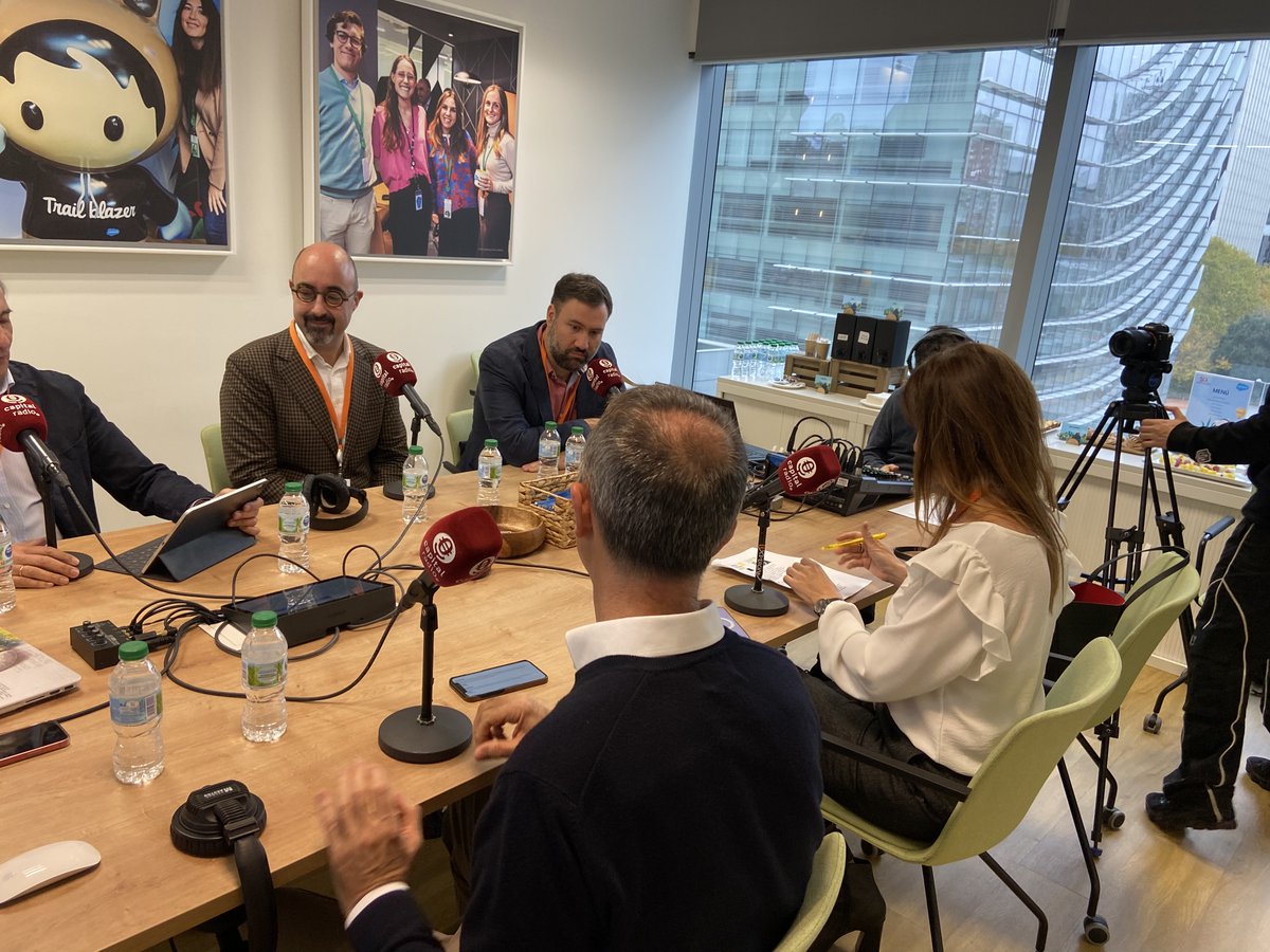 PiperLab (@piperlab_es) on Twitter photo 🎙️ "A veces innovamos pero nuestros clientes no entienden nuestra soluciones porque vamos por delante de lo que ellos creen que necesitan".
Data is in the Air, en <a href="/CAPITALRADIOB/">CAPITAL RADIO</a> 🎙️ "A veces innovamos pero nuestros clientes no entienden nuestra soluciones porque vamos por delante de lo que ellos creen que necesitan".
Data is in the Air, en <a href="/CAPITALRADIOB/">CAPITAL RADIO</a>