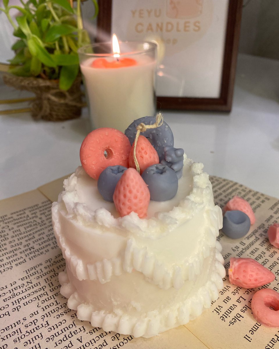 yeyucandles's tweet photo. Cake Candle 🎂🍓🫐🍩 #cakecandle #pastamum #yeyucandles https://t.co/7zPRcbkdui