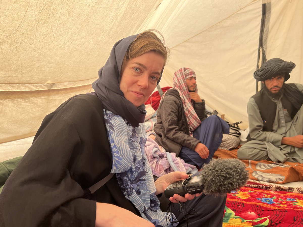 Die Lage ist katastrophal in der Erdbeben-Region von Herat. Tausende Menschen haben nicht nur mehrere Angehörige verloren, sondern auch ihr Zuhause. Ich habe mit ihnen gesprochen, mit Hilfsorganisationen und den Taliban. Link zum Feature: deutschlandfunkkultur.de/vergesst-afgha… @weltspiegel_ard