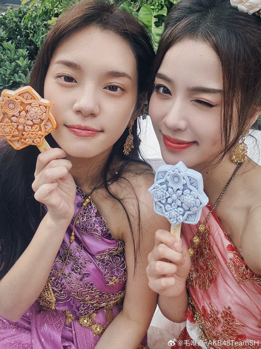 nattagogo's tweet photo. ไอ่เราก็นึกว่าพรีเว็ดดิ้ง😄
น่ารักกันจังเลย เฌอเหมา🥰

 #CherprangAreekul 
 #MaoWeiJia https://t.co/VrJ4TCYhnv