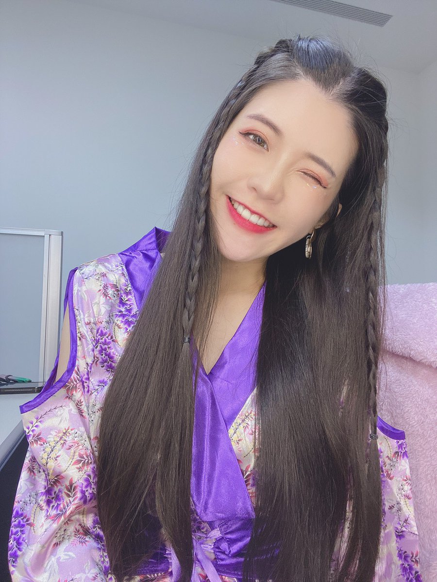 天氣變冷
送你們溫暖的笑容~
但不要暖暈囉🤣