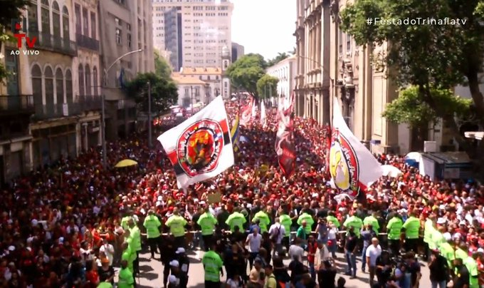 13/11/2022. Há um ano 2 milhões de pessoas pararam o Rio em comemoração ao Tetra da Copa do Brasil e Tri da Libertadores!
 
Flamengo🔴⚫️