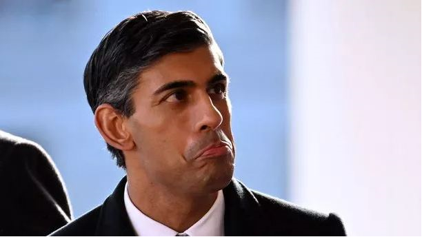 Cabinet re-shuffle: panicking Rishi Sunak fires himself - appoints Liz Truss as new PM