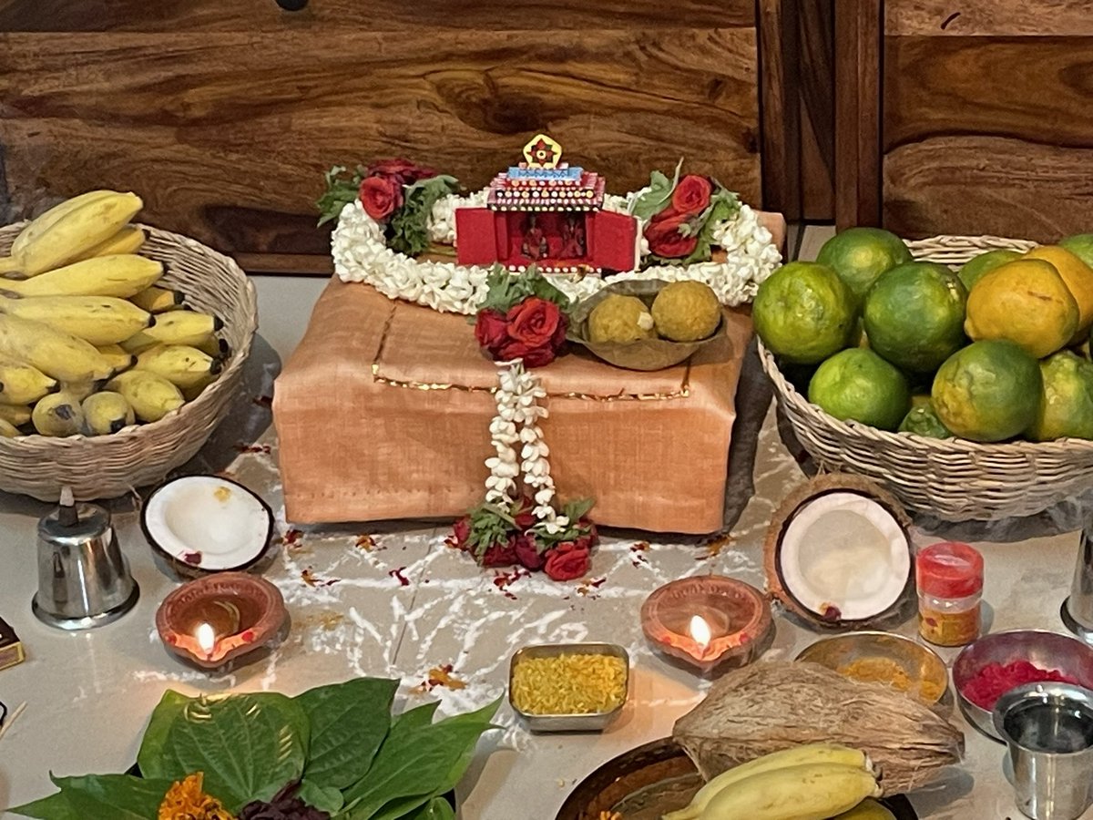 GopalKeshri's tweet photo. #LakshmiPuja at office.
#ShubhDeepawali2023 #CountryCraft https://t.co/p3bxxknlGE
