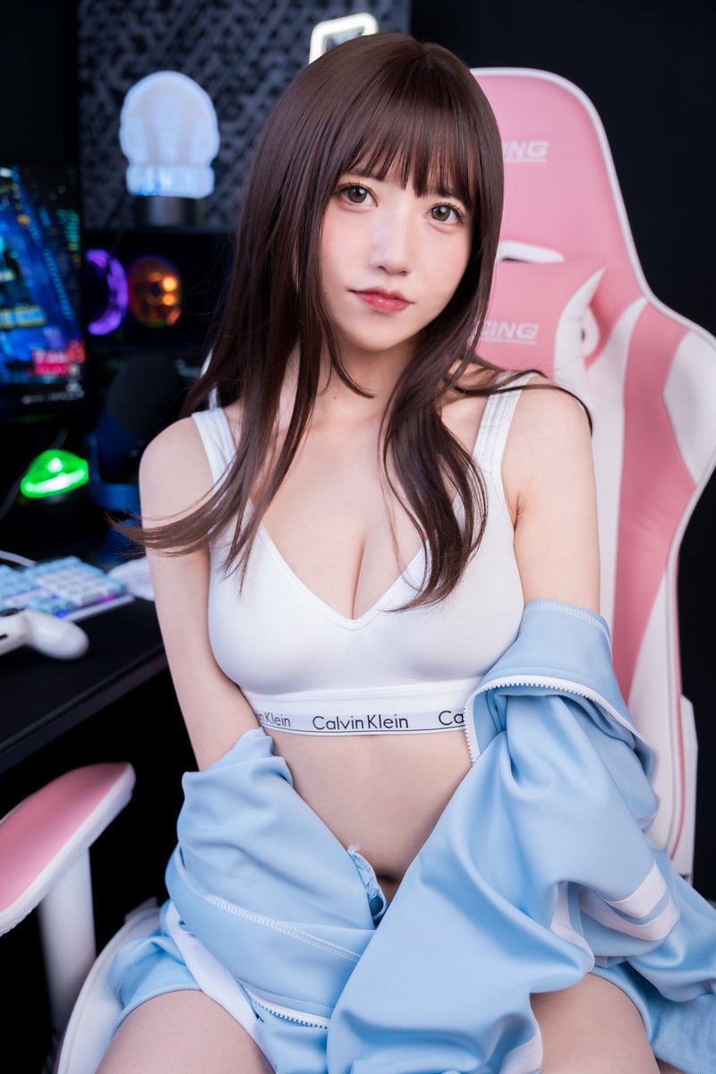 ゲーム女子の中身 https://t.co/pjPEhBJAFf