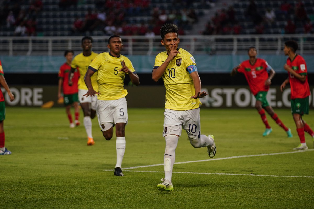 La Selección Sub 17 de 🇪🇨 logra su primer triunfo en el Mundial de Indonesia de esta cateogoria, venció 2 por 0 a 🇲🇦 los goles llegaron por un doblete de Bermudez. El siguiente rival de la Tri será Panamá el jueves a las 07h00

📸 <a href="/FEFecuador/">FEF 🇪🇨</a>