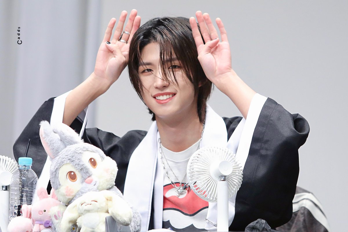 231021 🐰🐰

#엑스디너리히어로즈 #준한 
#XdinaryHeroes #JunHan