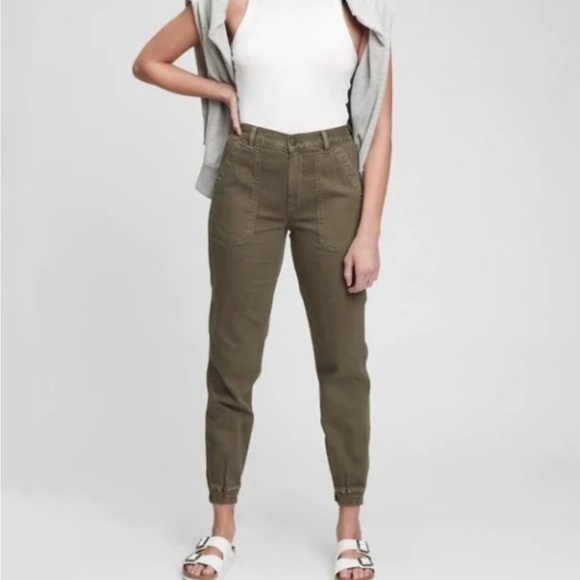 beautifuluplus's tweet photo. So good I had to share! Check out all the items I'm loving on @Poshmarkapp #poshmark #fashion #style #shopmycloset #amilano #gap #gstar: https://t.co/18KlToKmJN https://t.co/LdDA7WRJQ0